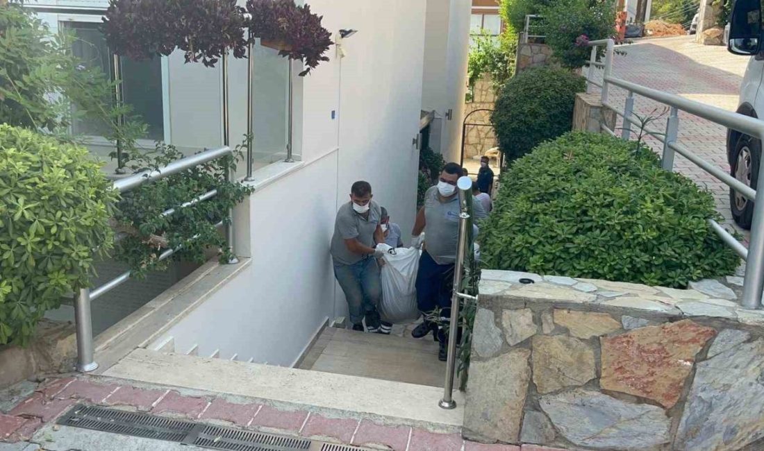 Antalya’nın Alanya ilçesinde yerleşik yaşayan Francois Josepha A Smeuniinx (71)