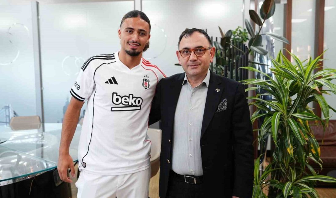 Beşiktaş’ın yeni transferi Taylan Bulut, İstanbul’a geldi. Transfer çalışmalarını sürdüren