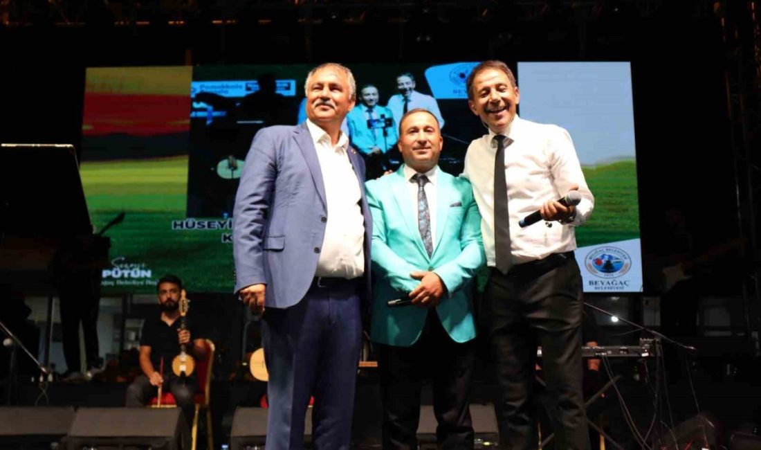 Beyağaç Kültür ve Tarhana Festivalinde Mustafa Yıldızdoğan rüzgarı esti Beyağaç Belediyesi tarafından Beyağaç’ın kültürünü ve tarhanasını tanıtmak ve gelecek