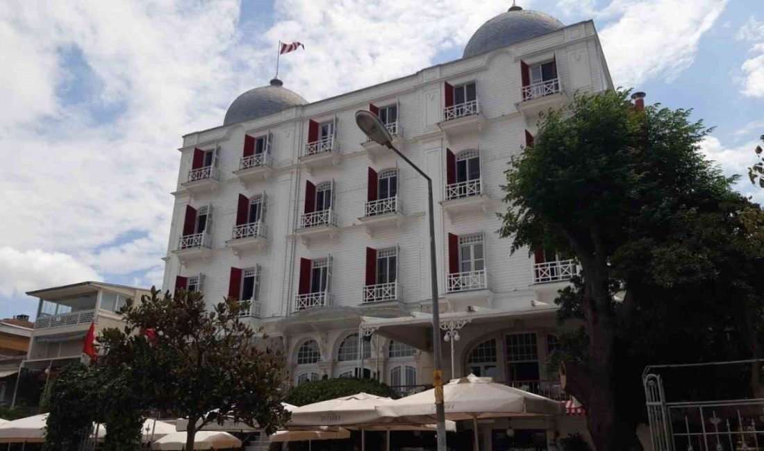 Büyükada’nın Tarihi Oteli Splendid Palas tehdit iddiasıyla gündemde 15 Temmuz 2016’daki darbe girişimi sırasında, eski CIA ajanı Henri