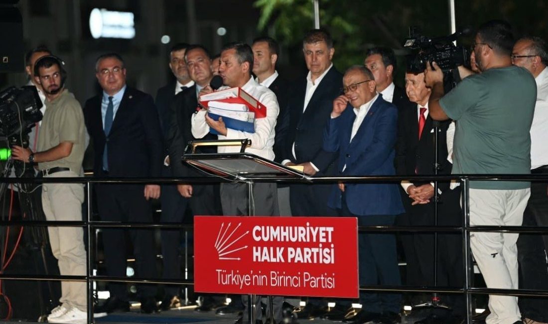CHP Genel Başkanı Özel, Aydın’da miting düzenledi Cumhuriyet Halk Partisi (CHP) Genel Başkanı Özgür Özel, Aydın Büyükşehir