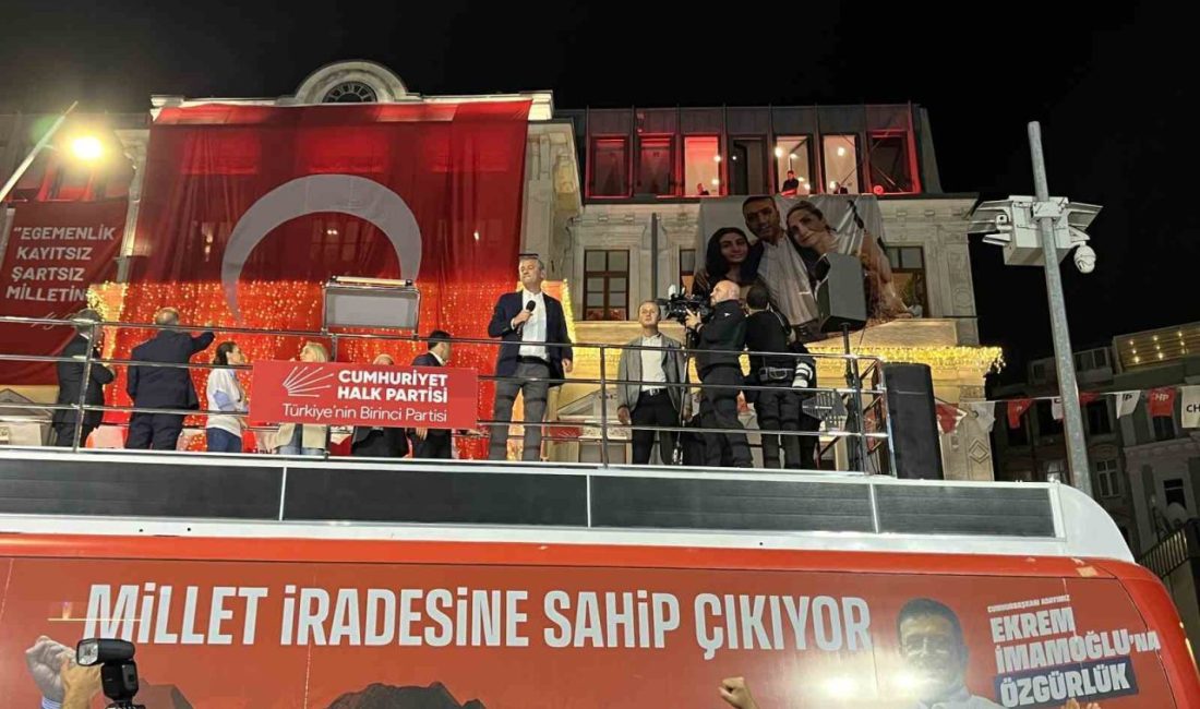 Cumhuriyet Halk Partisi (CHP) Genel Başkanı Özgür Özel, Beyoğlu’nda düzenlenen