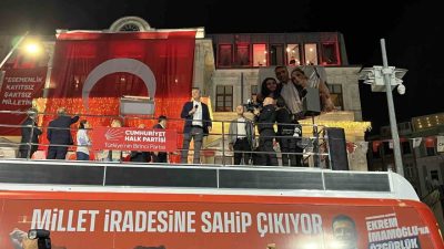 Cumhuriyet Halk Partisi (CHP) Genel Başkanı Özgür Özel, Beyoğlu’nda düzenlenen
