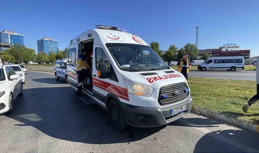 Sivas’ta dikkatsizlik nedeniyle kavşakta iki aracın karıştığı kazada 3 kişi