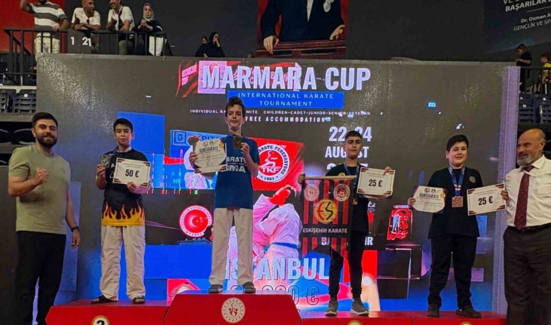 Diyarbakırlı kareteci, 22 ülkenin katıldığı şampiyonada 2. oldu Diyarbakırlı kareteci Mehmet İçen, 22 ülkeden sporcunun katıldığı Marmara Cup’ta