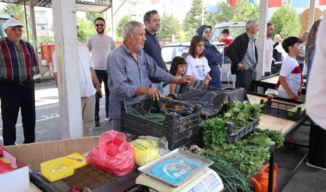 Doğal ürünler doğrudan tüketici ile buluşmaya başladı Sivas Belediyesi tarafından hayata geçirilen Doğal Ürünler ve Köy Pazarı
