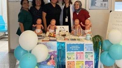 Düzce Atatürk Devlet Hastanesi’nden emzirmeye dair farkındalık standı açılarak vatandaşlar