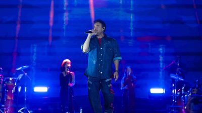 Erzurum Kültür Yolu Festivali etkinlikleri kapsamında sahne alan Murat Dalkılıç,