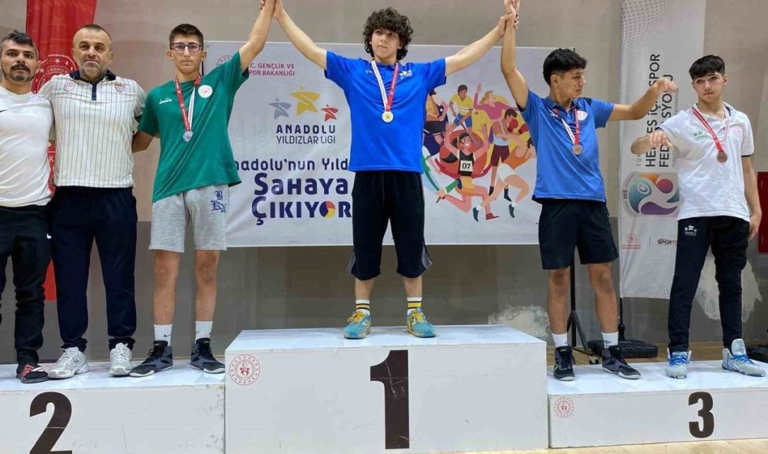 Eskişehirli sporcunun güreş başarısı Eskişehirli sporcu, Uşak’ta düzenlenen Anadolu Yıldızlar Ligi Güreş Grup Şampiyonası’nda