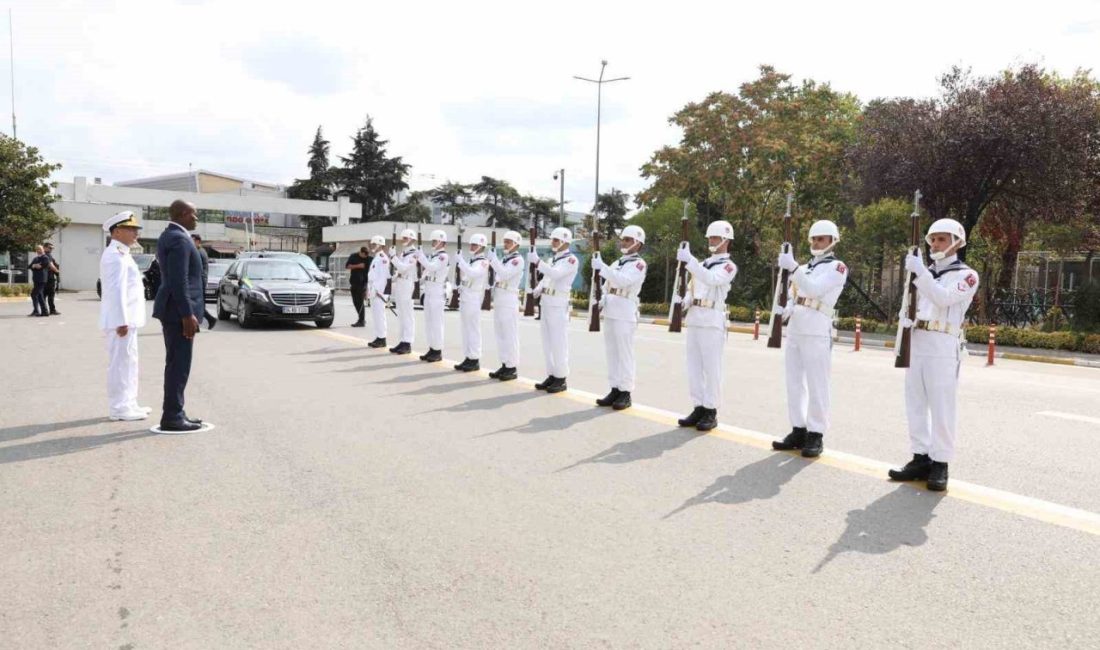 Gabon Cumhurbaşkanı Nguema, İstanbul Tersanesi Komutanlığı’nı ziyaret etti Gabon Cumhurbaşkanı Brice Clotaire Oligui Nguema ve beraberindeki heyet, İstanbul