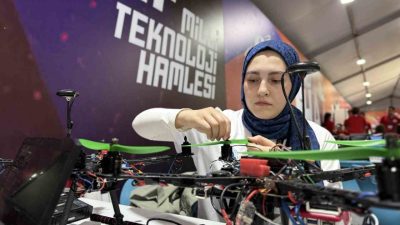 Türkiye’nin en büyük teknoloji festivali TEKNOFEST çerçevesinde düzenlenen Sürü İnsansız