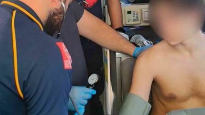 Muğla’nın Fethiye ilçesi açıklarında seyreden gezi teknesinde rahatsızlanan vatandaş Sahil