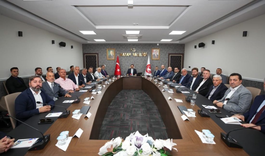 Hatay Valisi Mustafa Masatlı başkanlığında, Suriye’nin Türkiye’ye yakın bölgelerindeki kentlerin