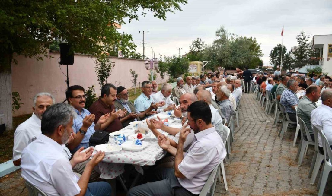 İmam Hatip Lisesi mezunlarından pilav günü etkinliği Vezirköprü İmam Hatip Lisesi Mezunları, Mensupları ve Sevenleri Derneği (VİHDER)