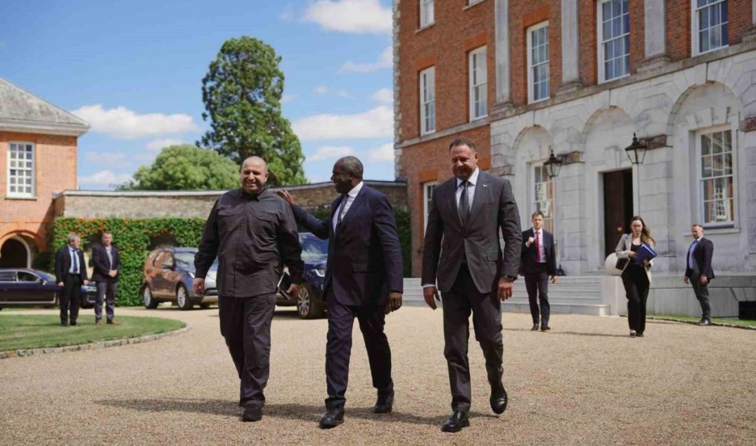 İngiltere Dışişleri Bakanı David Lammy, Rusya-Ukrayna Savaşı’nda barış sağlanmasına ilişkin,