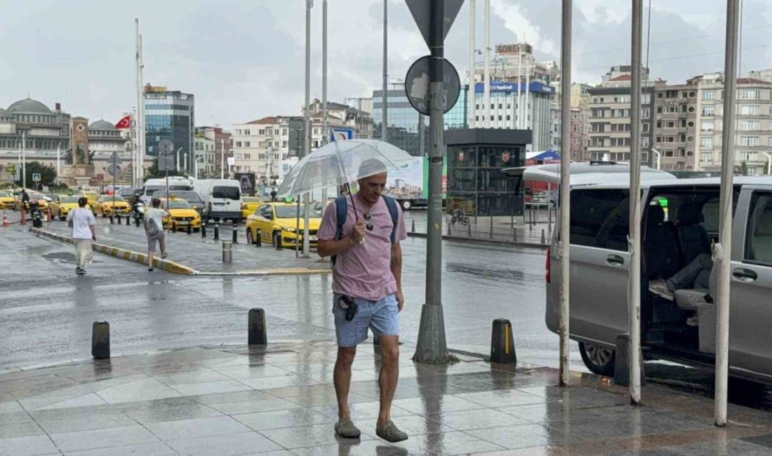 İstanbul’da yağmur etkili oldu: Taksim Meydanı ve çevresinde bazı vatandaşlar şemsiye açtı Hava sıcaklıklarının mevsim normallerinin üzerinde seyrettiği İstanbul’da yağmur etkili oldu.