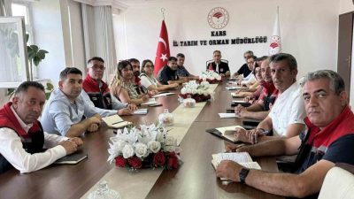 Kars’ta hayvan hastalıklarıyla mücadele toplantısı düzenlendi. Tarım ve Orman Müdürü