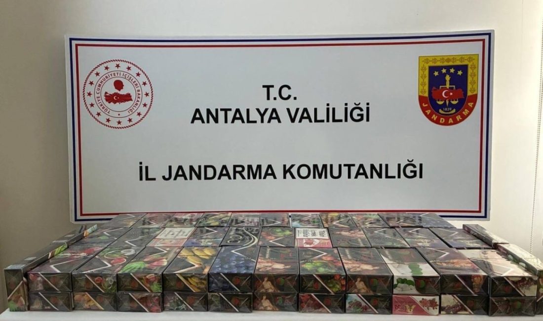 Kaş’ta 22 kilo kaçak nargile tütünü ele geçirildi Antalya’nın Kaş ilçesindeki bir işletmede 22 kilo kaçak nargile tütünü