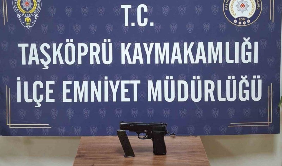 Kastamonu’da 3 adet tabanca ele geçirildi: 3 şüpheli hakkında işlem başlatıldı Kastamonu’nun Taşköprü ilçesinde polis ekipleri tarafından yapılan kontrollerde, 3 adet