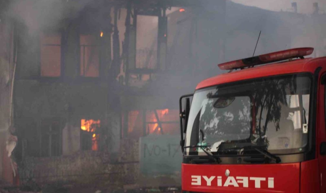 Konya’da 2 katlı metruk bir binada çıkan yangın paniğe neden