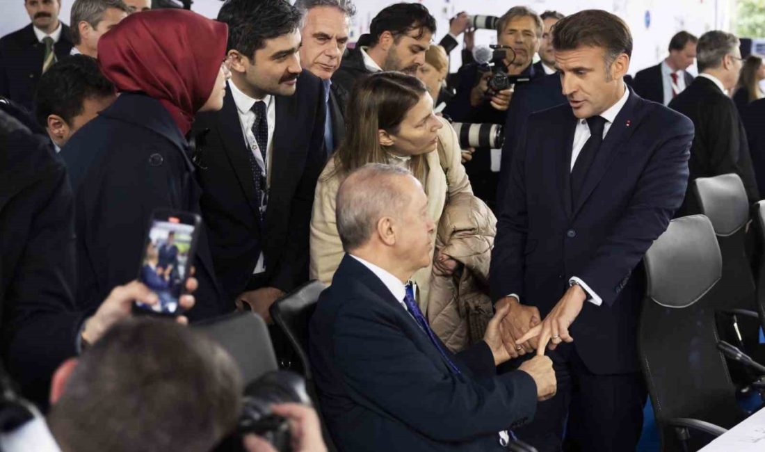 Fransa Cumhurbaşkanı Emmanuel Macron, Cumhurbaşkanı Recep Tayyip Erdoğan ile gerçekleştirdiği