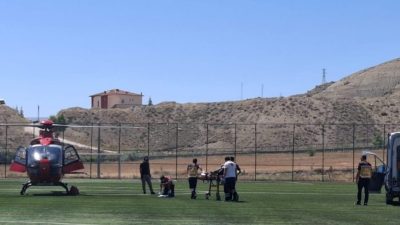Malatya’nın Darende ilçesinde rahatsızlanan 78 yaşındaki A.Y., ambulans helikopterle hastaneye