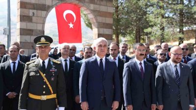 Muş’ta 30 Ağustos Zafer Bayramı’nın 103’üncü yıl dönümü düzenlenen törenle