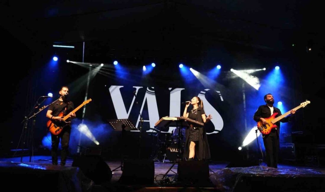 Nebiyan Festivali’nde Grup Vals konseri Samsun’un 19 Mayıs ilçesinde bu yıl 4’üncüsü düzenlenen Nebiyan Doğa