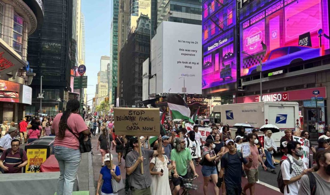 New York’ta on binlerce kişilik İsrail protestosu ABD’nin New York kentinde on binlerce kişi, İsrail’in Gazze’deki saldırılarını