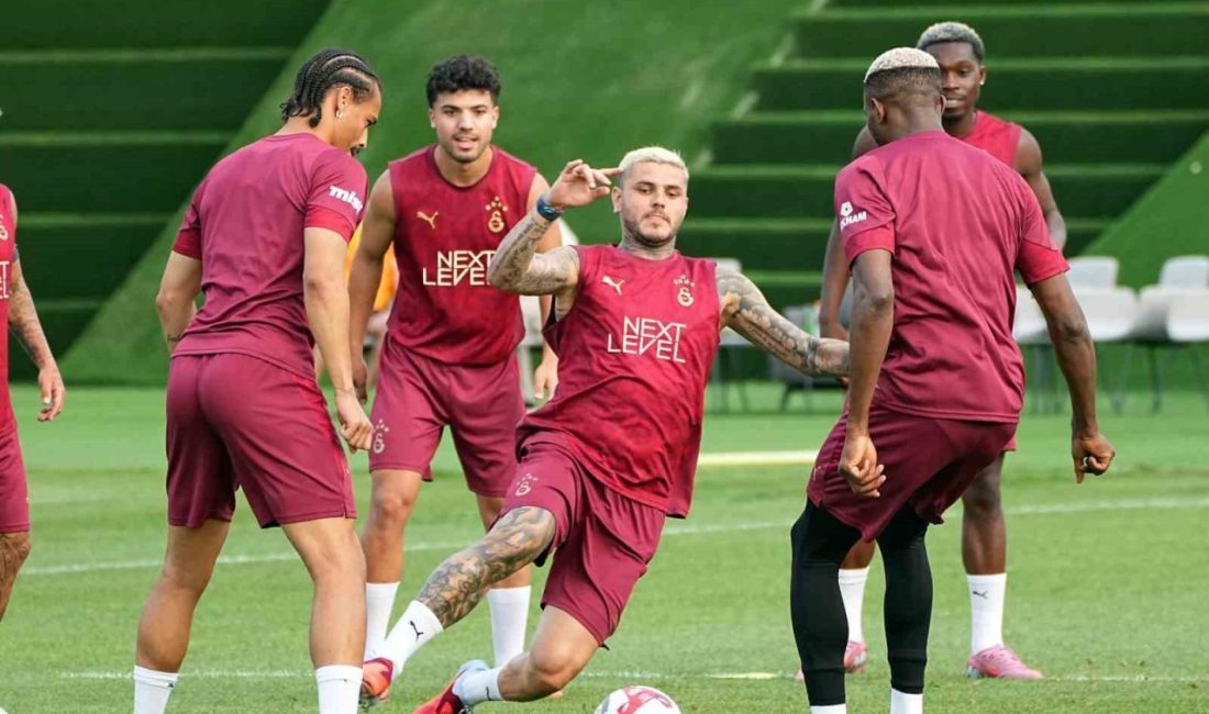 Osimhen, Galatasaray formasıyla ilk antrenmanına çıktı Galatasaray yeni sezon hazırlıklarını sürdürürken, 4 yıllık sözleşmeye imza atan