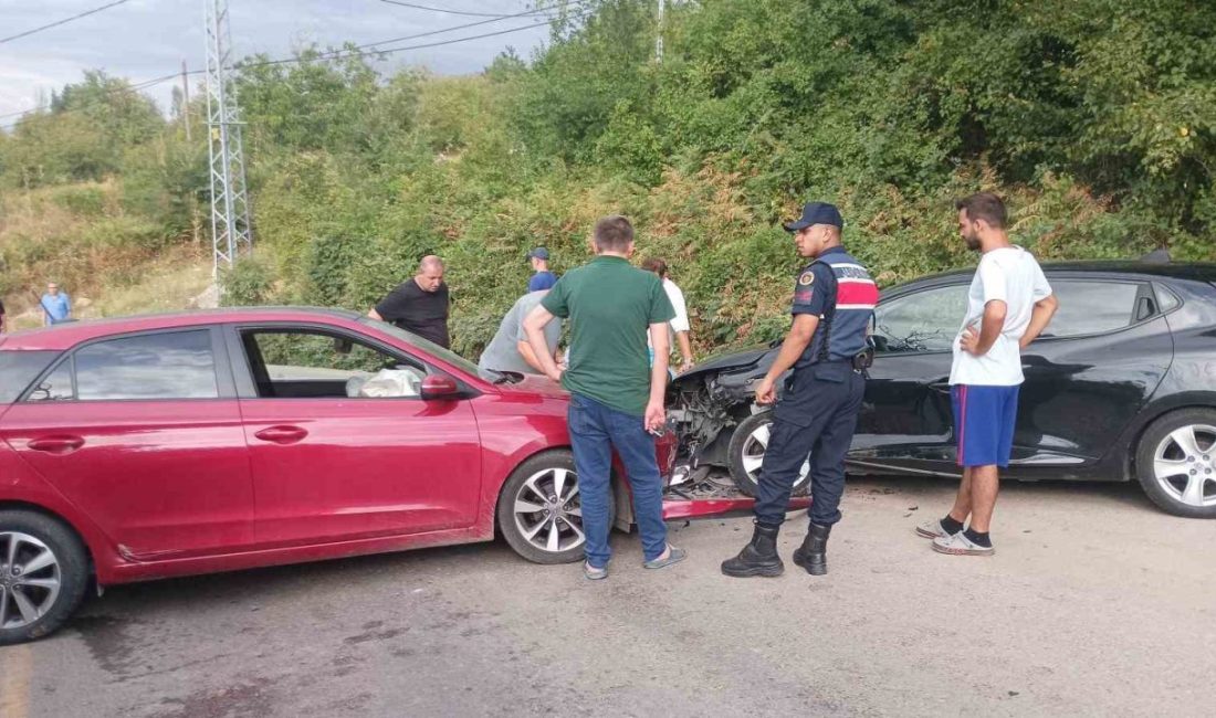 Otomobiller çarpıştı: 4 yaralı Kocaeli’nin Karamürsel ilçesinde 2 otomobilin çarpışması neticesinde 4 kişi yaralandı.