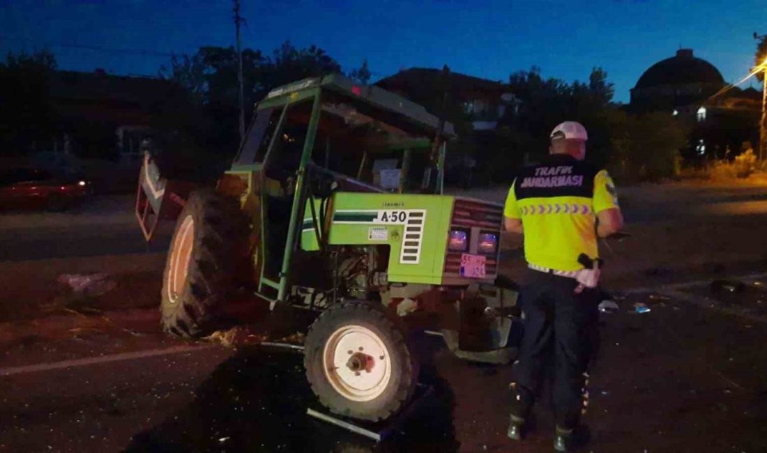 Samsun’da otomobil ile traktör çarpıştı: 3 yaralı Samsun’un Vezirköprü ilçesinde otomobil ile traktörün çarpışması sonucu meydana gelen