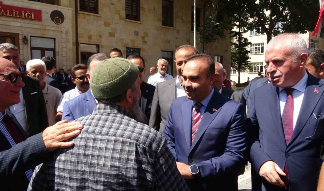 Sanayi ve Teknoloji Bakanı Kacır Bayburt’ta ziyaretlerde bulundu Sanayi ve Teknoloji Bakanı Mehmet Fatih Kacır, çeşitli temaslarda bulunmak