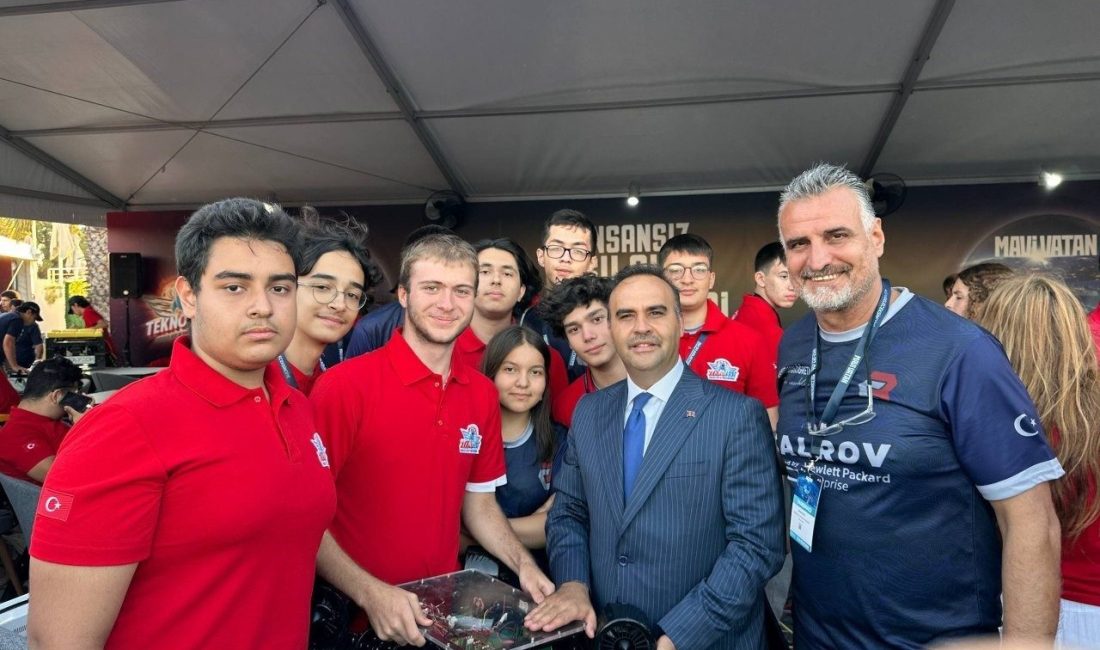 Sanayi ve Teknoloji Bakanı Mehmet Fatih Kacır, TEKNOFEST Mavi Vatan’da