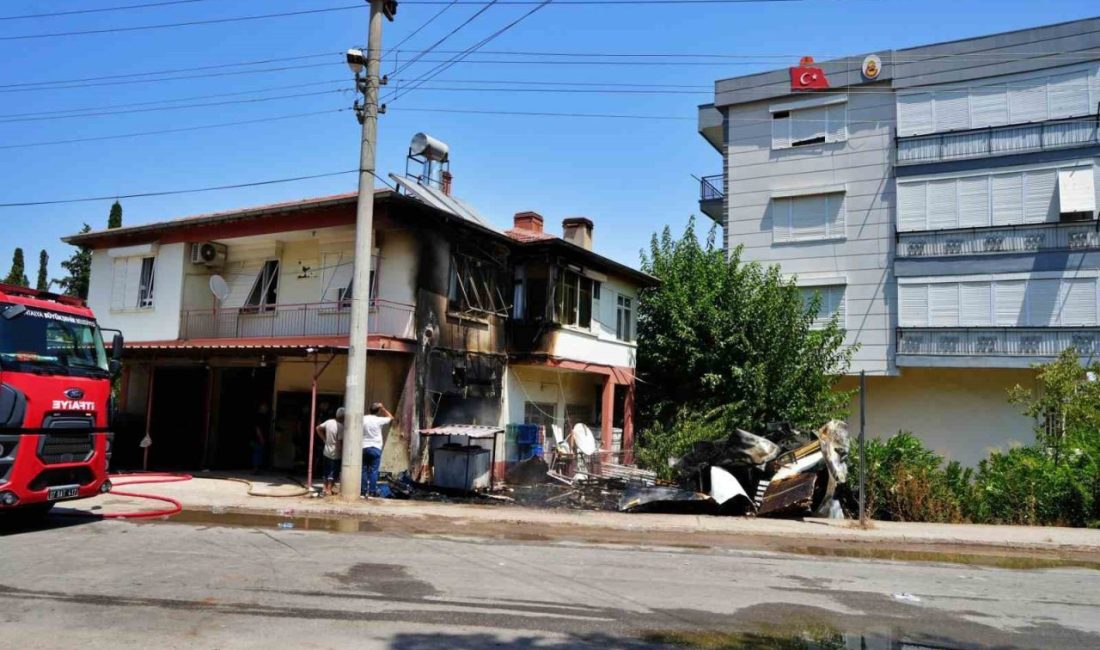 Antalya’nın Konyaaltı ilçesinde bulunan soğuk hava deposunda çıkan yangın, itfaiyenin