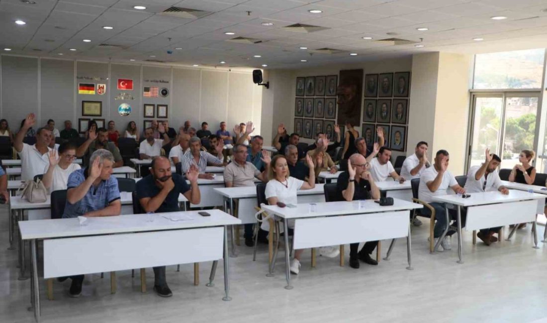 Söke Belediye Meclisi’nde CHP’den 5 kişi istifa etti Aydın Büyükşehir Belediye Başkanı Özlem Çerçioğlu ve Söke Belediye Başkanı