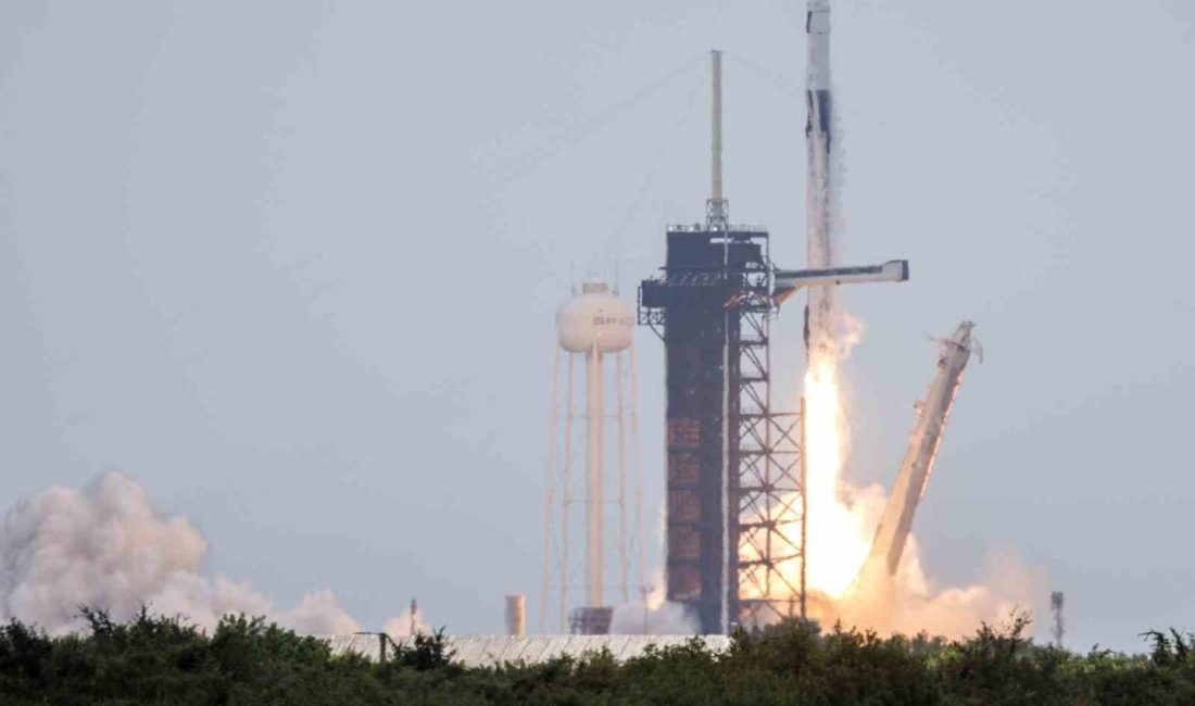 Uzay taşımacılığı şirketi SpaceX’in dün hava şartları nedeniyle ertelediği 11’inci