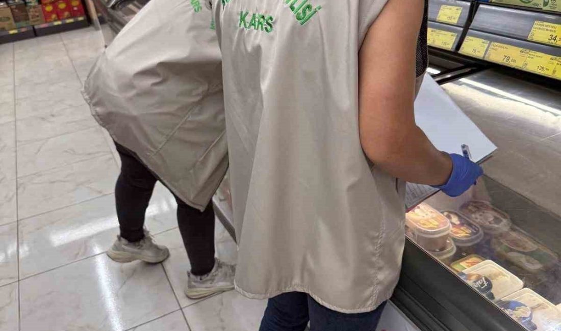 Susuz’da marketler denetlendi. Kusurlu görülen işletmeler uyarıldı. Kars’ın Susuz ilçesinde