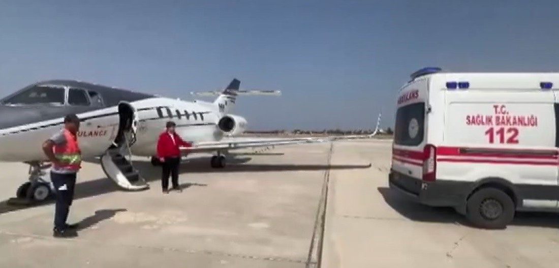 Uçak ambulans 14 yaşındaki çocuk için havalandı Sağlık Bakanlığına bağlı uçak ambulans, bu kez 14 yaşındaki epilepsi