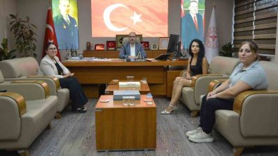 Afyonkarahisar’da Ulusal Otizm Konfederasyonu Başkanı Fatma Kilci Kavas ve yönetim