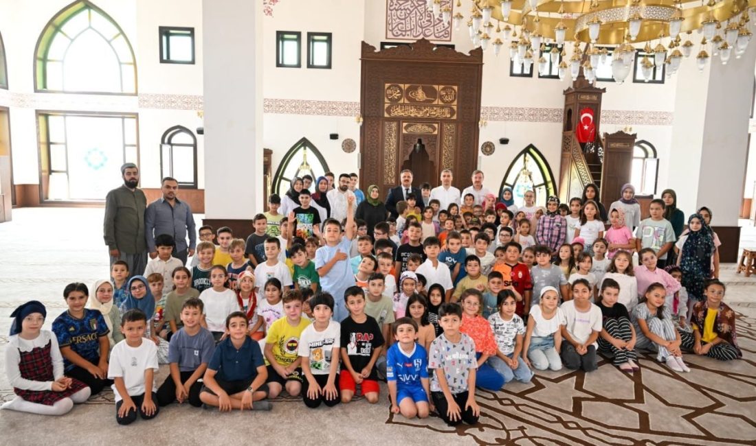 Vali Aktaş, Yaz Kur’an kursunu ziyaret etti Uşak Valisi Naci Aktaş, Diyanet İşleri Başkanlığı tarafından her yıl