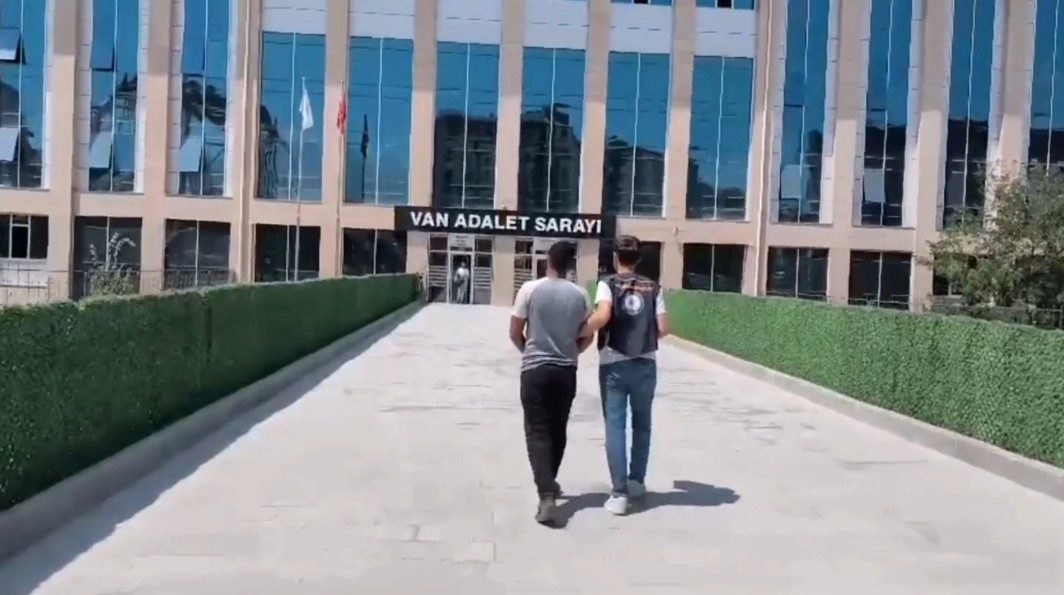Van’da göçmen kaçakçılığına yönelik çalışmada gözaltına alınan 7 organizatörden 3’ü