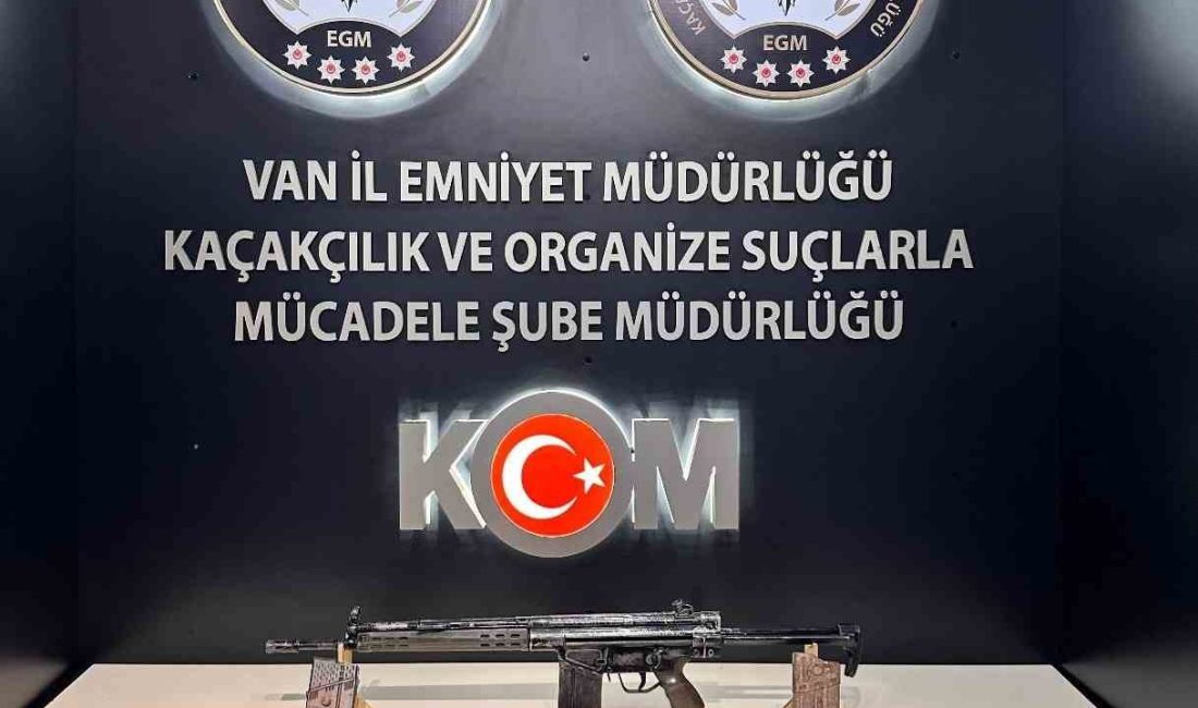 Van’da bir evde 5 el bombası ile 2 tüfek ele geçirildi Van’ın Başkale ilçesinde polis ekipleri tarafından İHA ve helikopter destekli