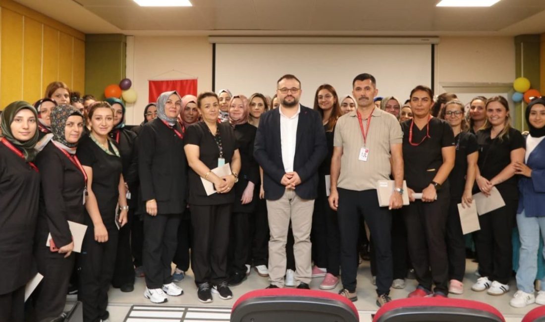 Yeni başhekim Sezgin’den personelle toplantı Amasya Üniversitesi Sabuncuoğlu Şerefeddin Eğitim ve Araştırma Hastanesi’nin yeni başhekimi