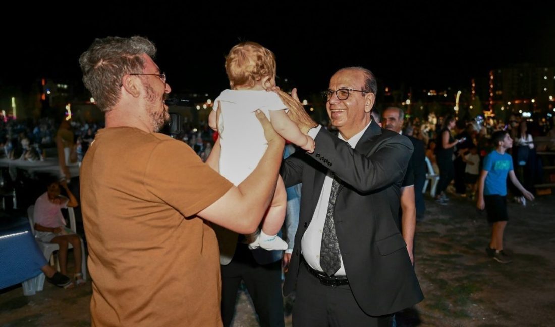 Yeşilyurt Belediyesi tarafından 100.Yıl Kent Park’ta düzenlenen ‘Yeşilyurt’ta Yaz Akşamları’