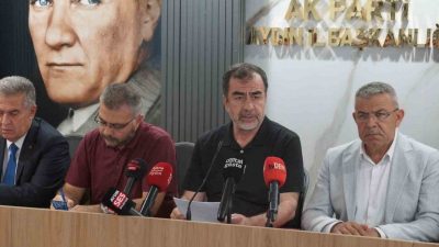 AK Parti Aydın İl Başkanı Mehmet Erdem, parti binasında yaptığı