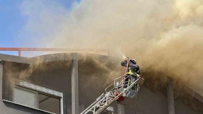 Antalya’nın Alanya ilçesinde inşaat halindeki apartmanın çatı katında çalışma esnasında