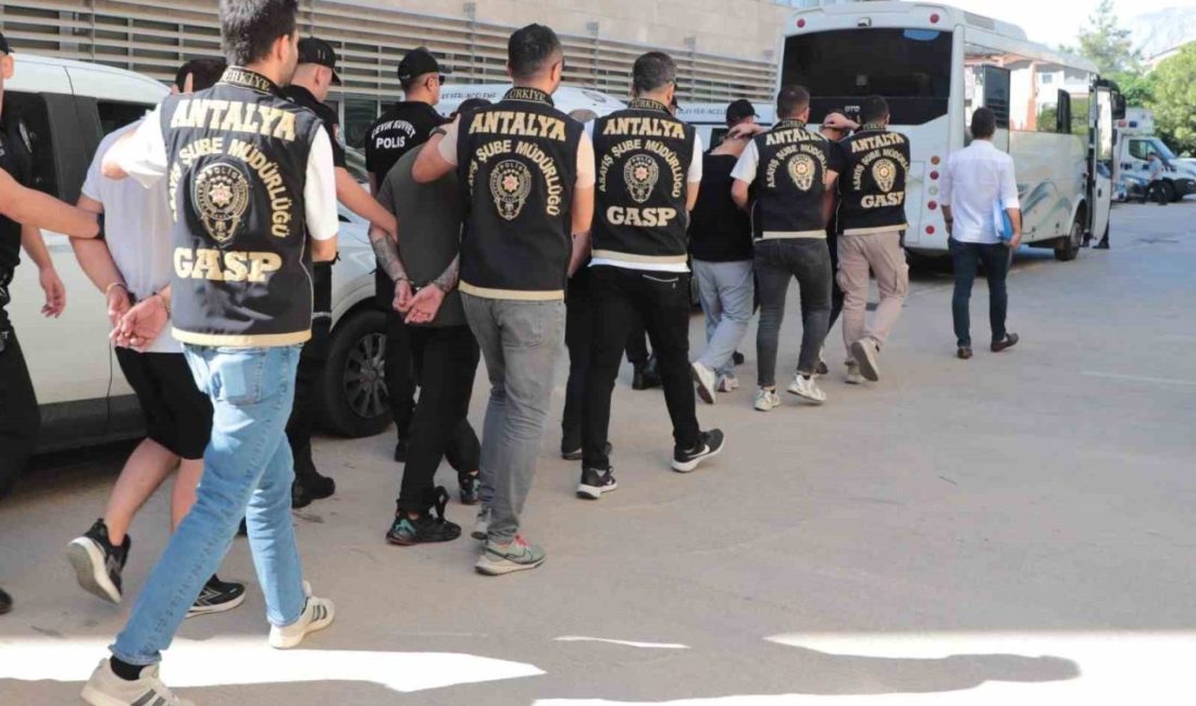 Antalya Emniyet Müdürlüğü ekipleri, Konyaaltı ilçesinde bir iş yerine düzenlenen