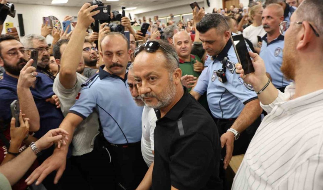 Aydın Büyükşehir Belediye Başkanı Özlem Çerçioğlu’nun CHP’den istifa edip AK