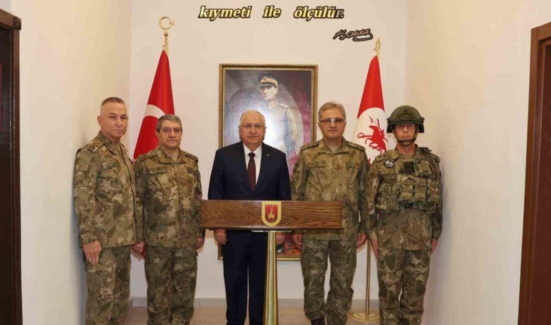 Milli Savunma Bakanı Yaşar Güler, Kara Kuvvetleri Komutanlığının Eğitim ve